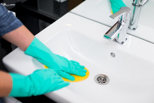 Waste disposal and governing law terms for cleaning services